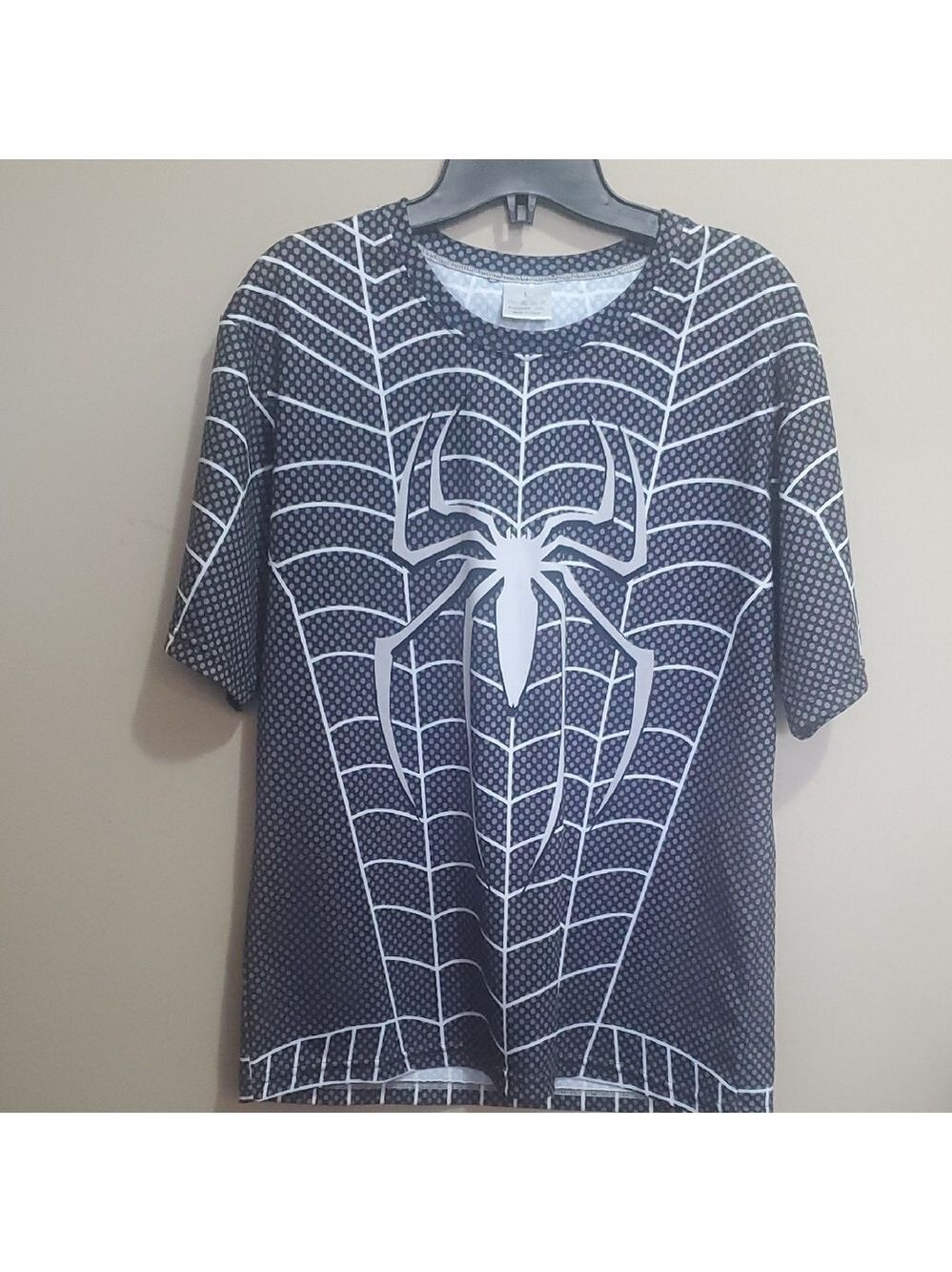 Black and White Spider Graphic T-Shirt Size Large